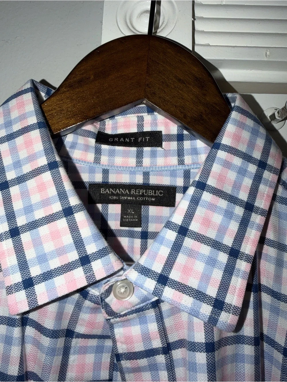 Banana Republic Grant Fit Pink and Blue Plaid Button-Down Shirt